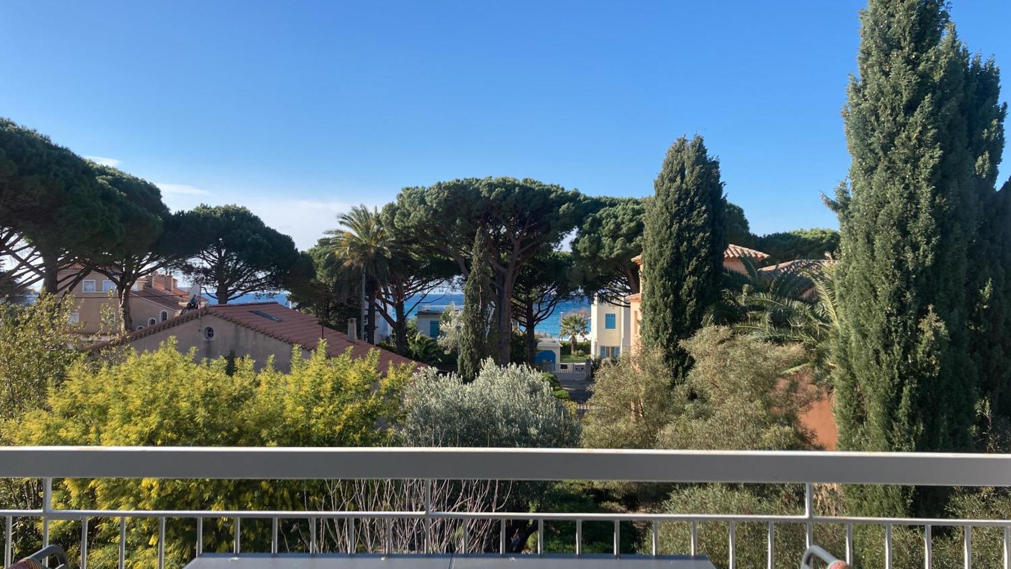 Relax&co - parking gratuit - wifi - terasse - mer Saint-Cyr-sur-Mer Esterno foto